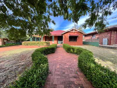 8 Lincoln Park Way, Dubbo