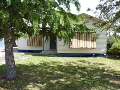 8 Sinclair Place, Horsham