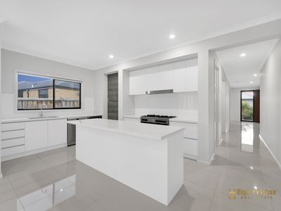 12 Perceval Place, Mambourin