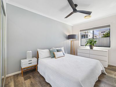 6 Melos Place, Parrearra