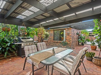76 Crest Road, Albion Park