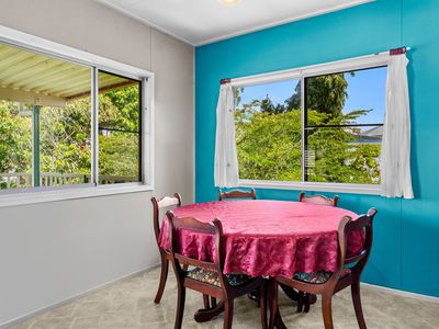 86 Bay Road, Coconuts