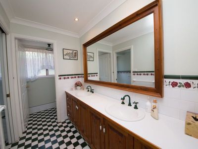 8 Castlereagh Avenue, Dubbo