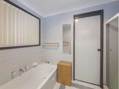 5 Booree Court, Wattle Grove