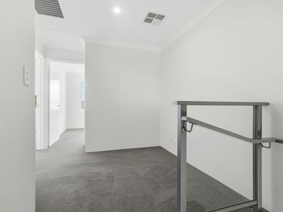 15 Montague Gra, Bushmead