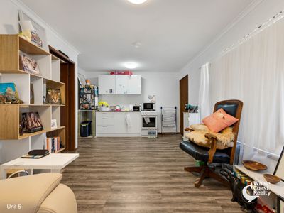 378 Beach Road, Batehaven