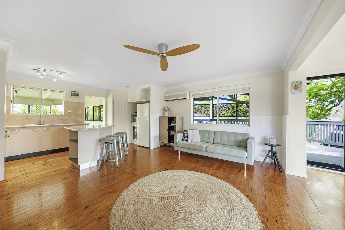 32 Mainsail Street, Currumbin Waters