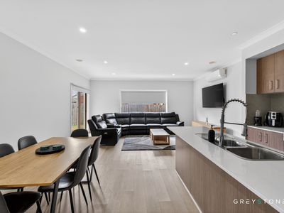 10 Riverton Boulevard, Harkness