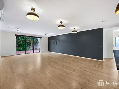 9 Ample Avenue, Officer