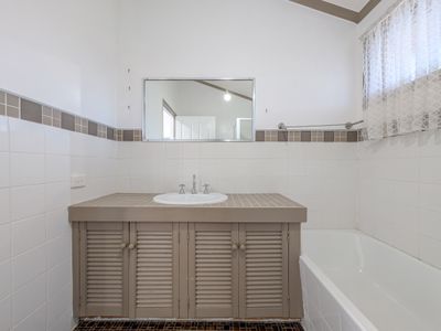 28 Douglas Avenue, Swan Hill