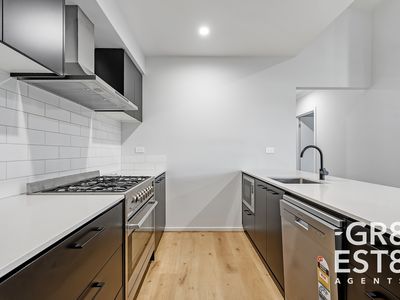 17 Chesney Rise, Officer