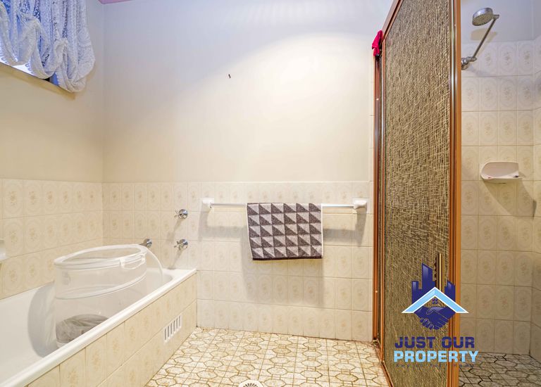 10 Mapleleaf Drive, Padstow