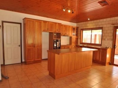 2 Barracks Close, Dubbo