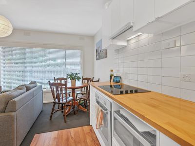 2 / 21 Hobart Road, Murrumbeena