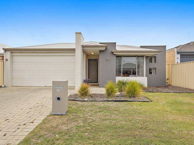 17 Pinot Loop, Pearsall