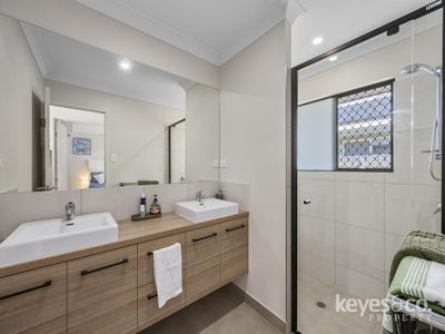 2 Coolamon Street, Mount Low