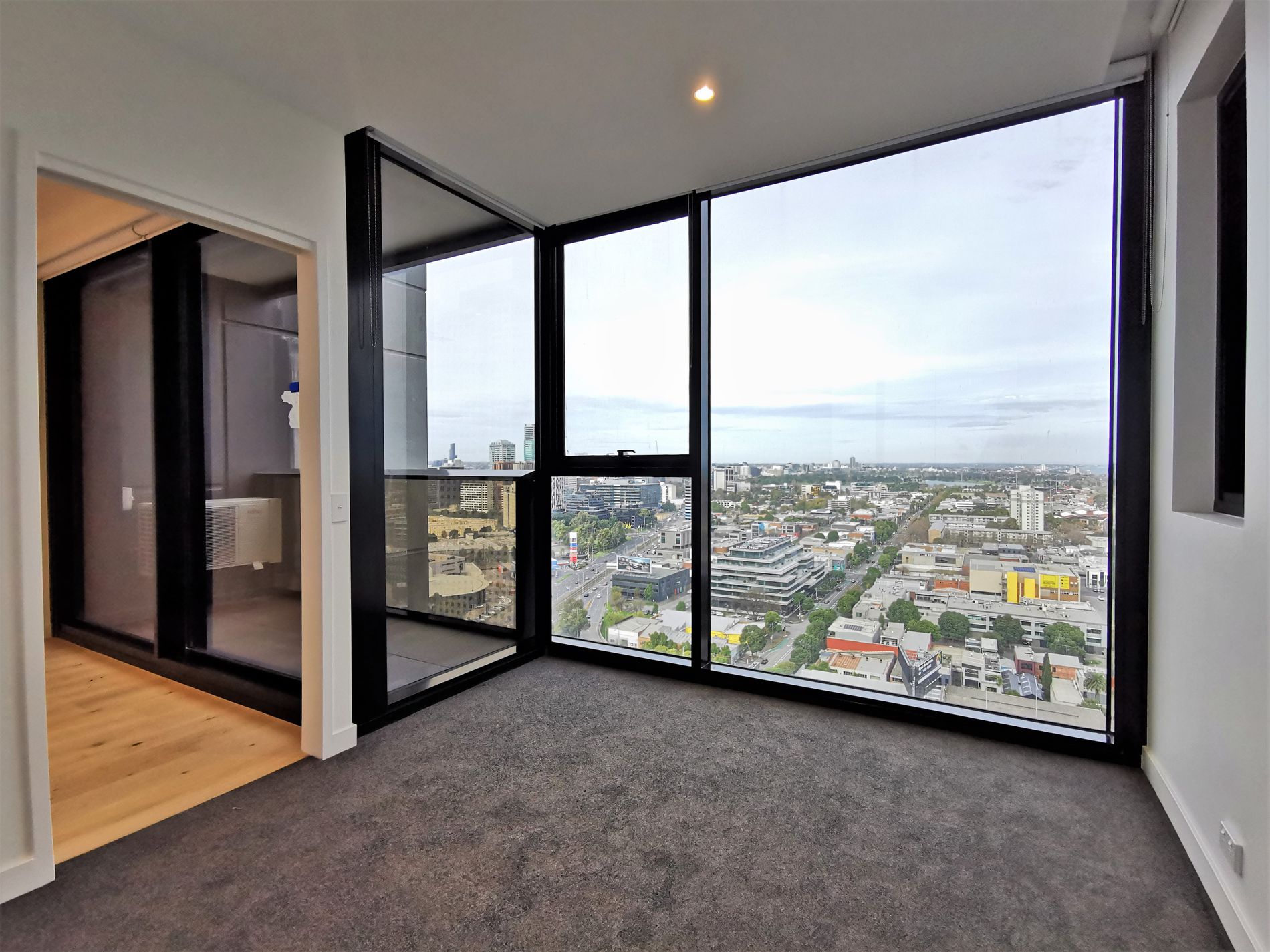 2407 / 245 City Road, Southbank