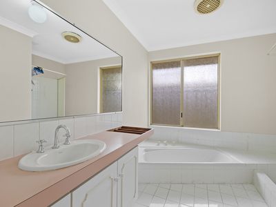15 Kirwan Way, Winthrop