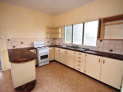 100 Crane Street, Longreach