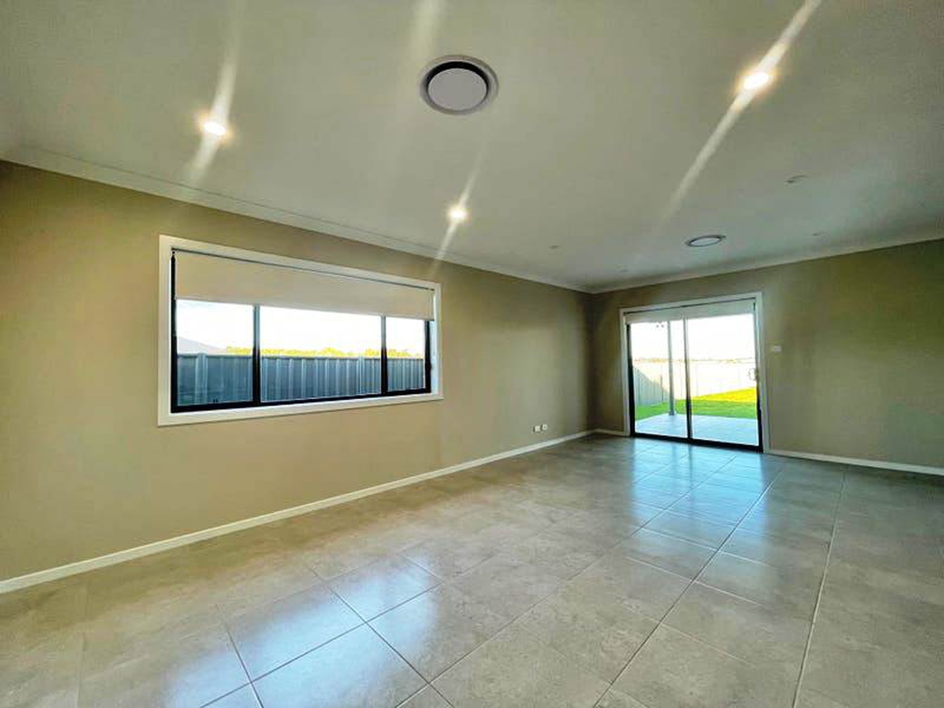 35 Federation Boulevard, Forbes