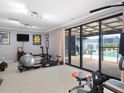 46 Longmore Parade, Broadwood