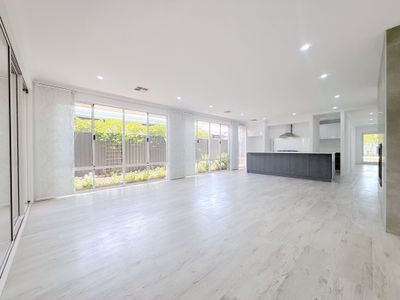 8 Rockvale Crescent, Harrisdale