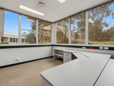 B2 / 75 Newnham Drive, Newnham