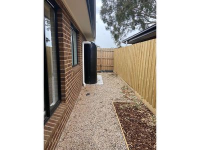 16 / 44 Coburns Road, Melton