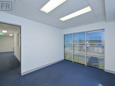 1 / 84 Barberry Way, Bibra Lake