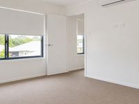 33 Azure Way, Hope Island