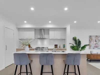 9 Hutchence Drive, Point Cook