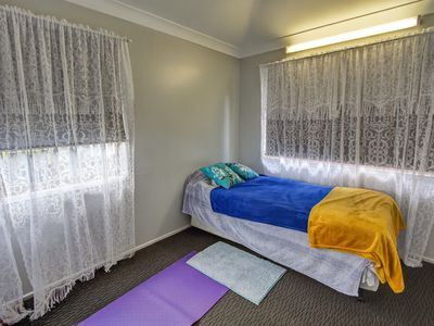 9 Bundesen Avenue, Midge Point