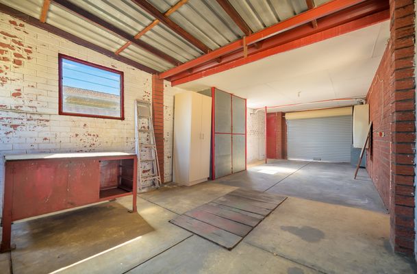 12 Adamson Rd, Parmelia