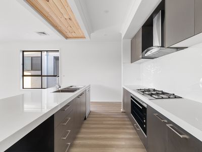 5 Amalgam Avenue, Fraser Rise