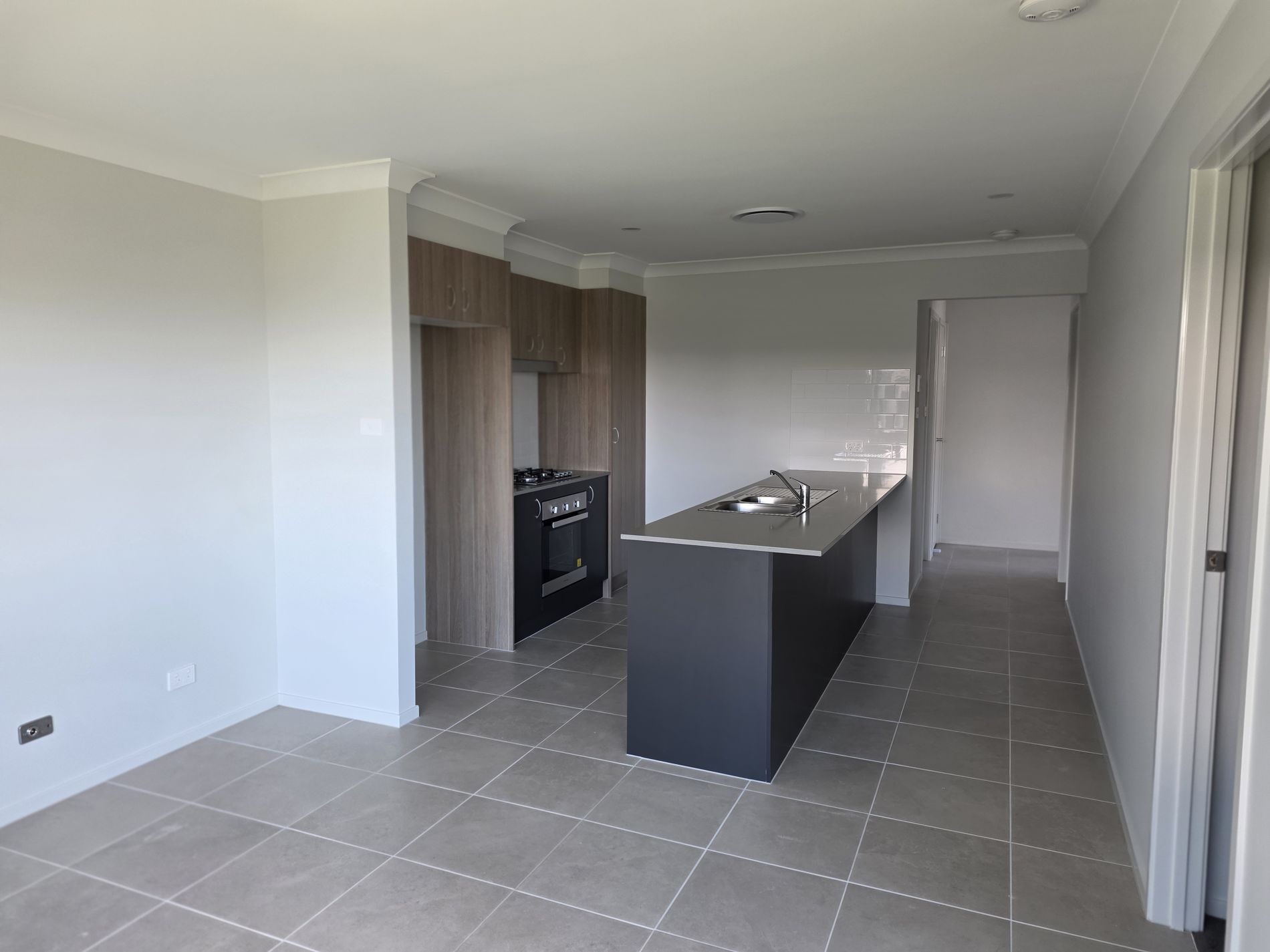 2/11 Millhouse Close, Farley