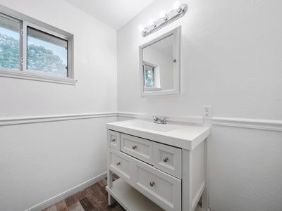 5010 Riverview Drive, Alvin, TX, International