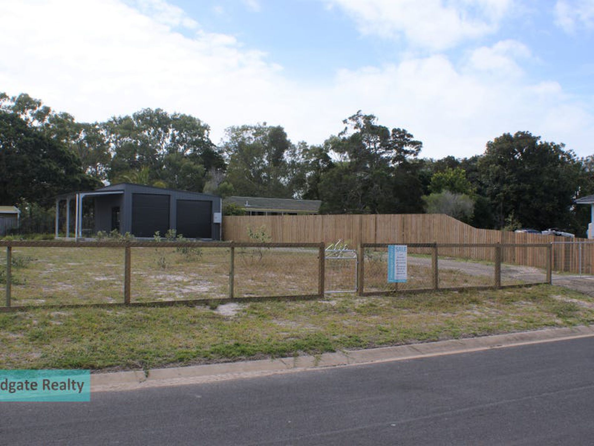 52 First Avenue, Woodgate