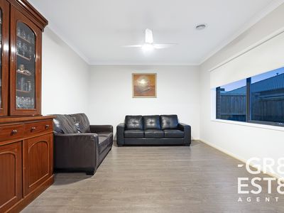 36 Aquatic Drive, Cranbourne West