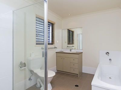 2 / 11 Barrymore Street, Everton Park