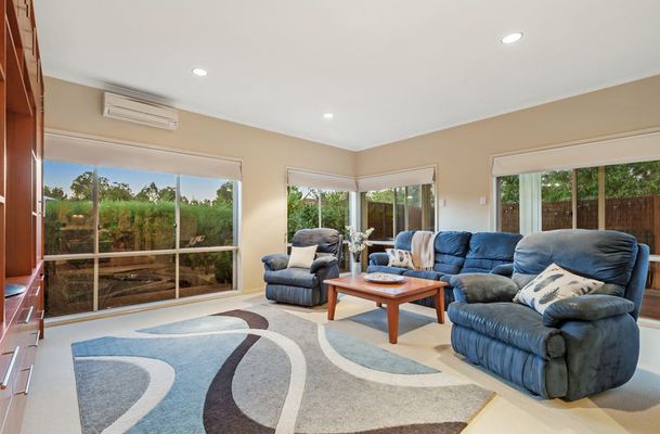 13 The Ridge, Oaklands Junction