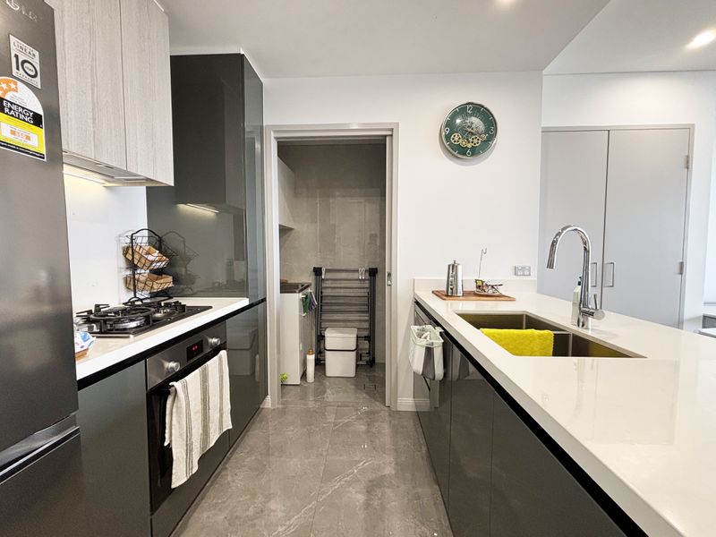 3036 / 18 George Street, Parramatta