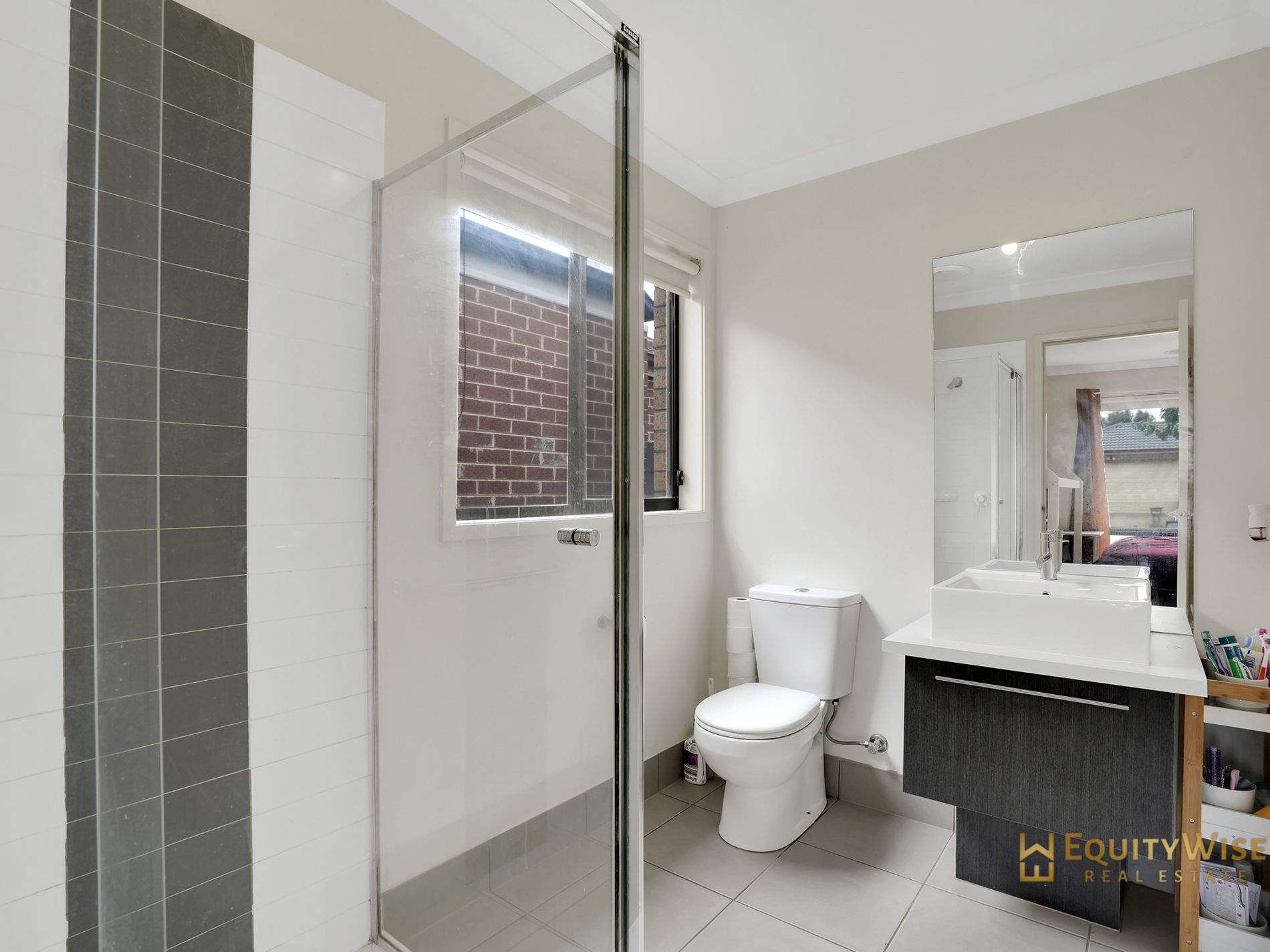 8 Gunyong Crescent, Manor Lakes