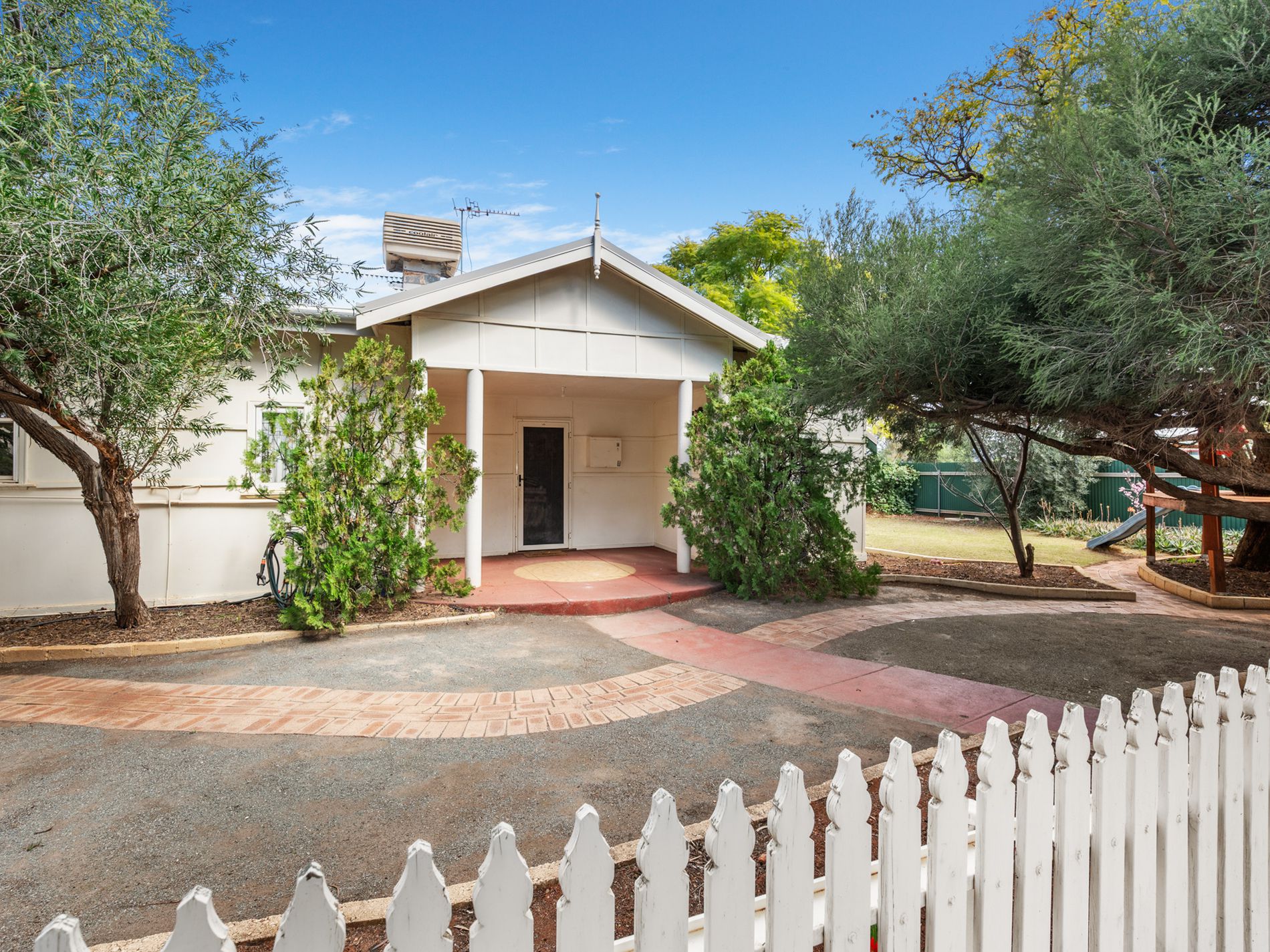 9 Butterfly Street, Piccadilly