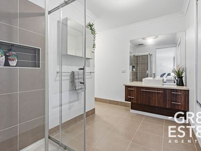30 Lemon Grove, Cranbourne West