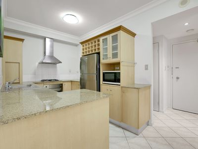 1603 / 2-10 Greenslopes Street, Cairns North