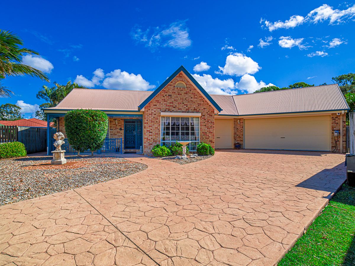 6 Daphne Court, Torquay