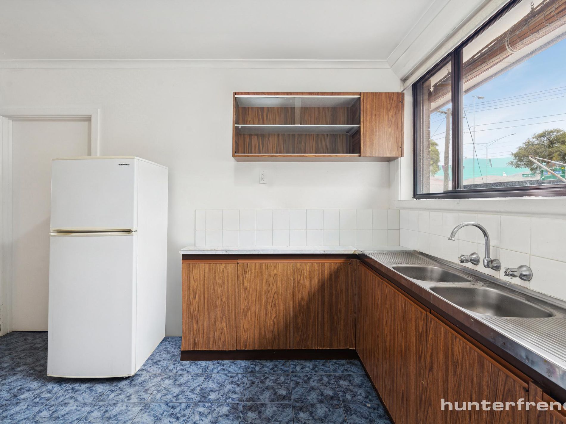 2/93 Millers Road, Altona North
