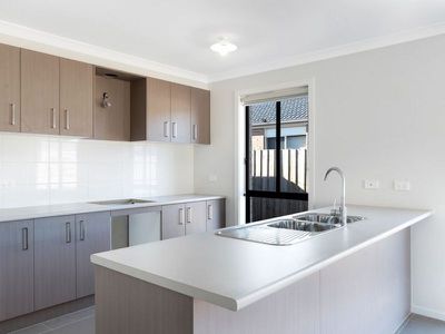 9 Cotton Field Way, Brookfield