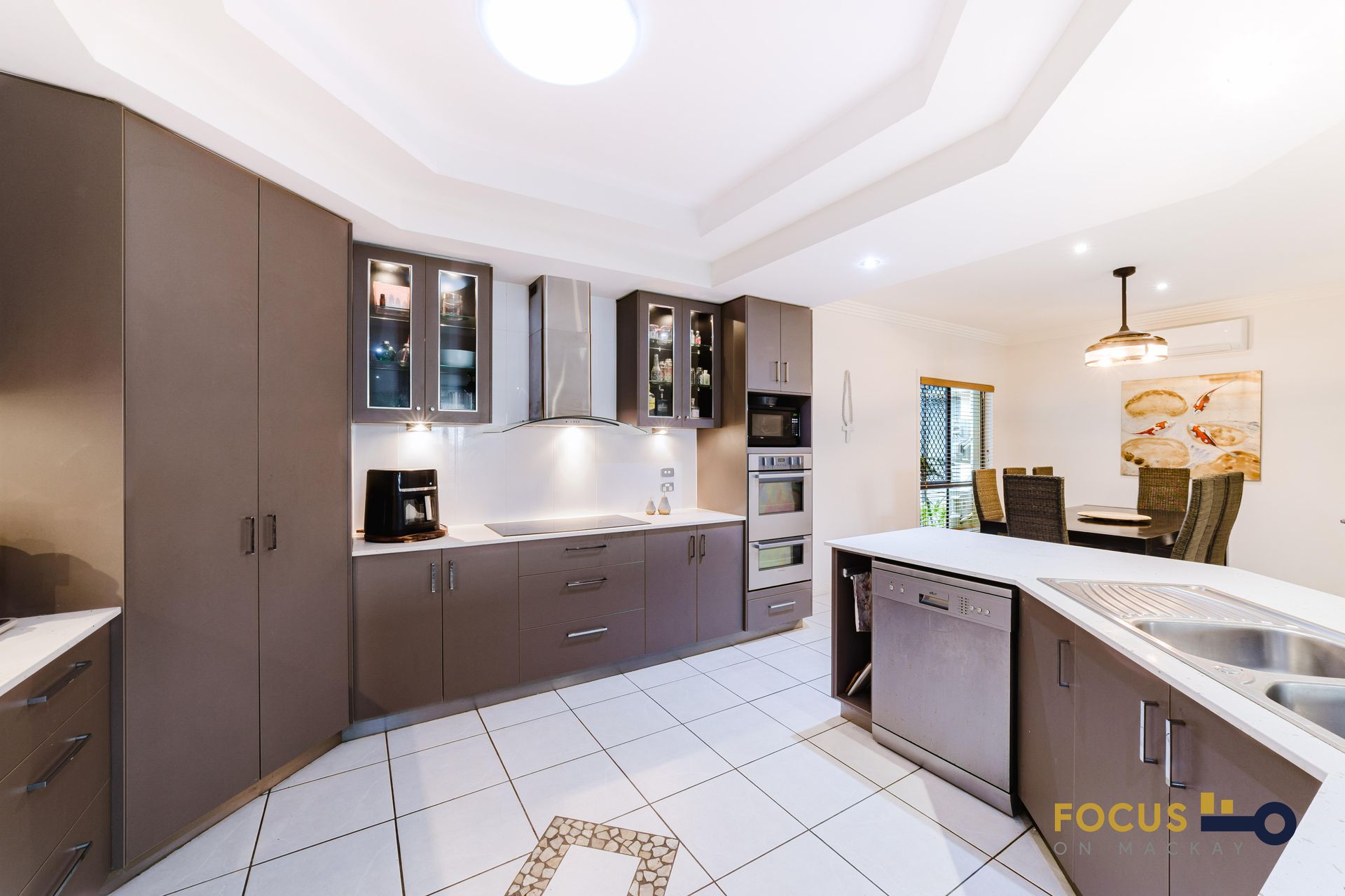 70 Gingham Street, Glenella