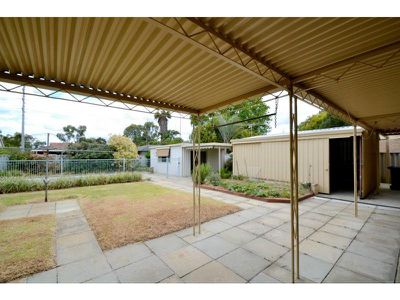 8 Wilpon Street, Beckenham